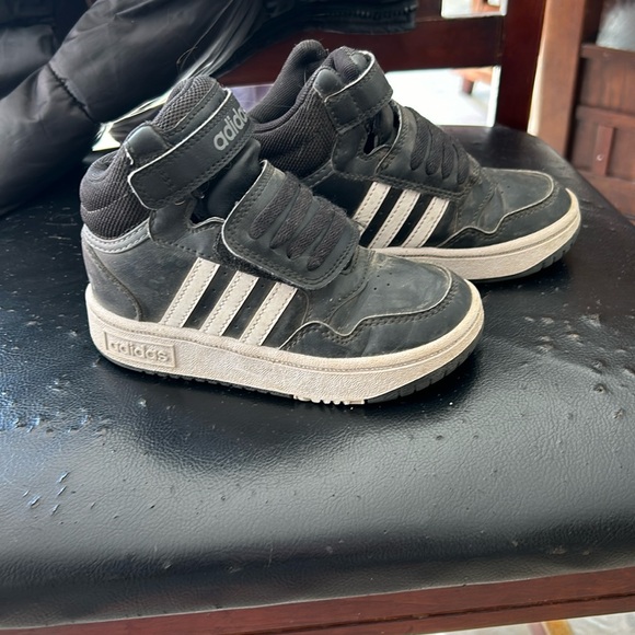 Size 9 toddler adidas high tops - Picture 1 of 3